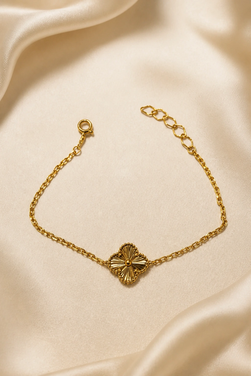 Floral Motif 18K Gold Bracelet with Gloss Finish