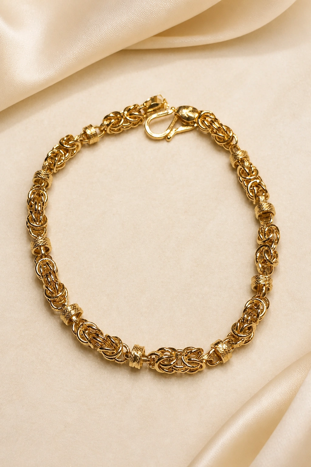 Indo-Italian 18K Gold Lightweight Link Bracelet
