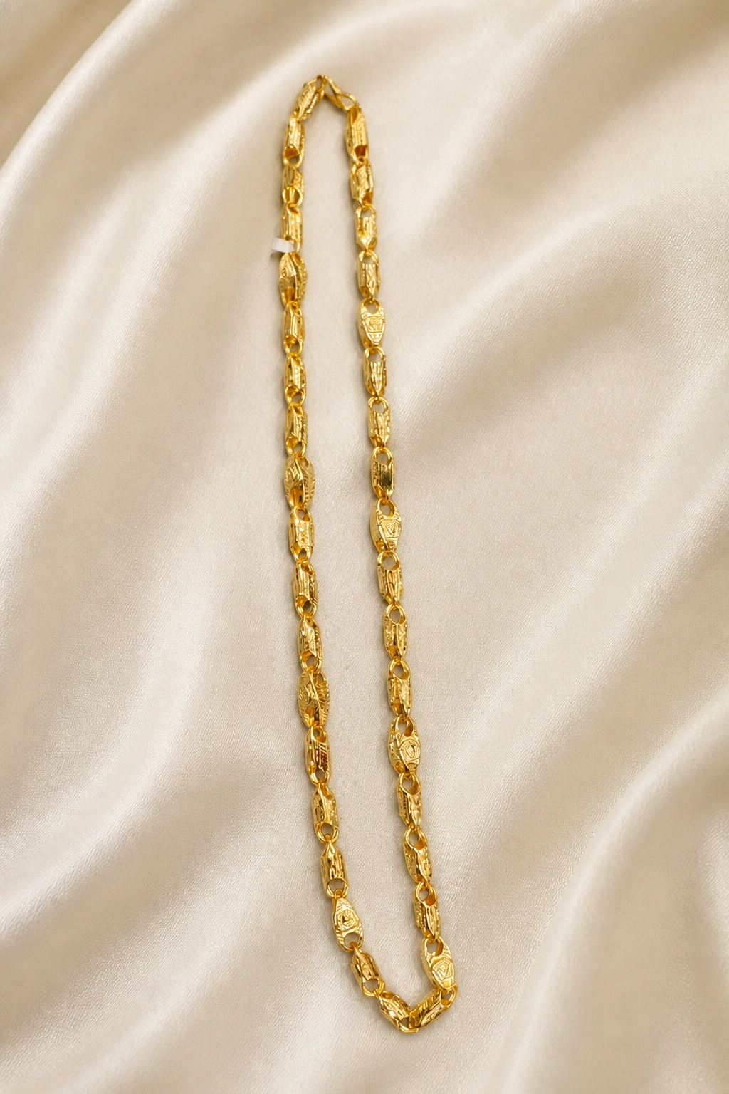 Elegant 22K Gold Chain with Modern Twist view 1