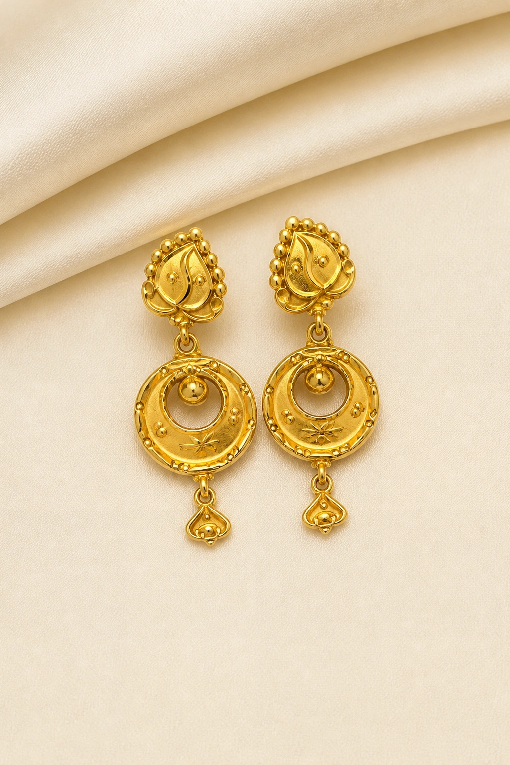 Calcuttia Gold Earring Set view 1