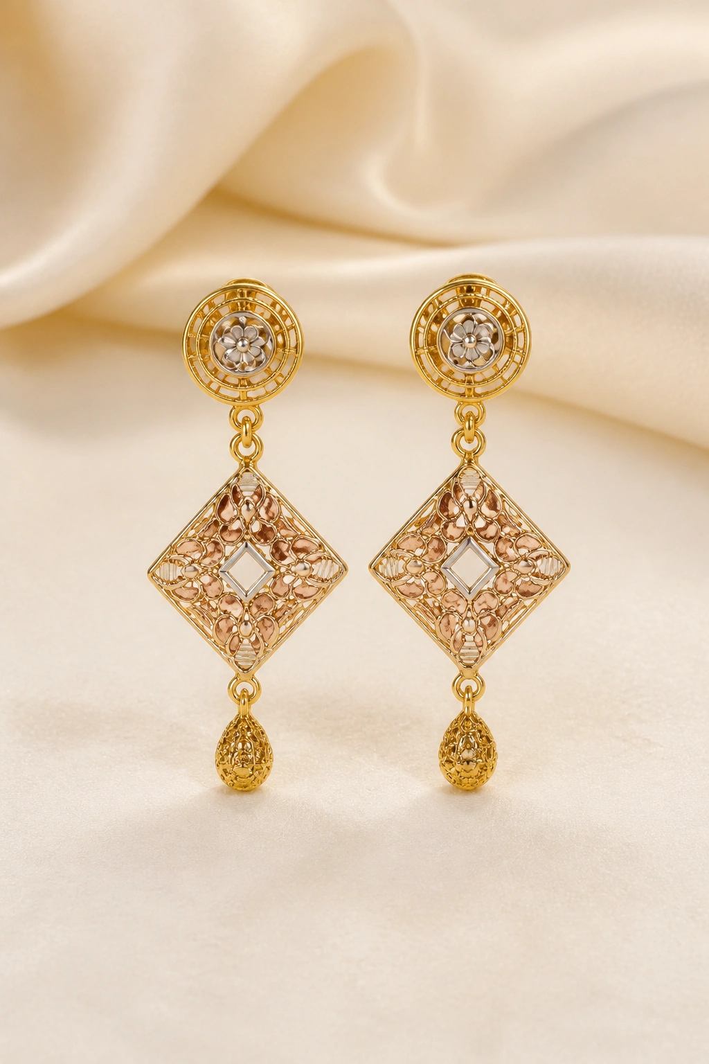 Elegant 18K Gold Earring Set with Traditional Design view 1