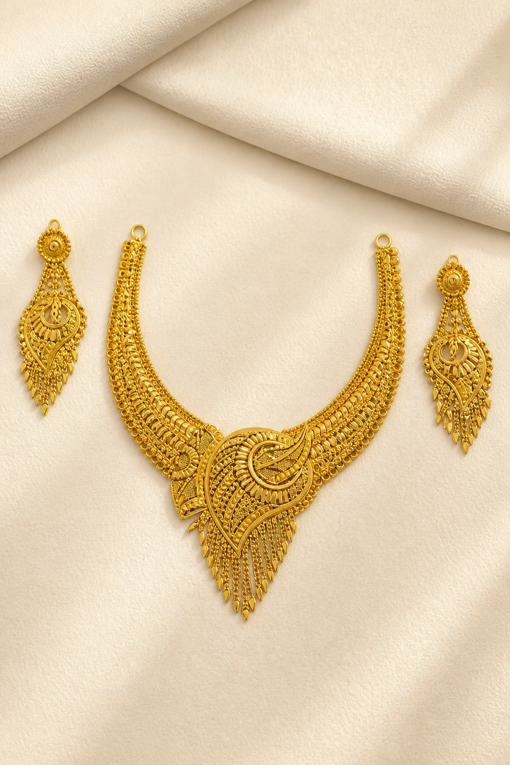 Marvelous 22K Gold Necklace Set with Earrings view 1