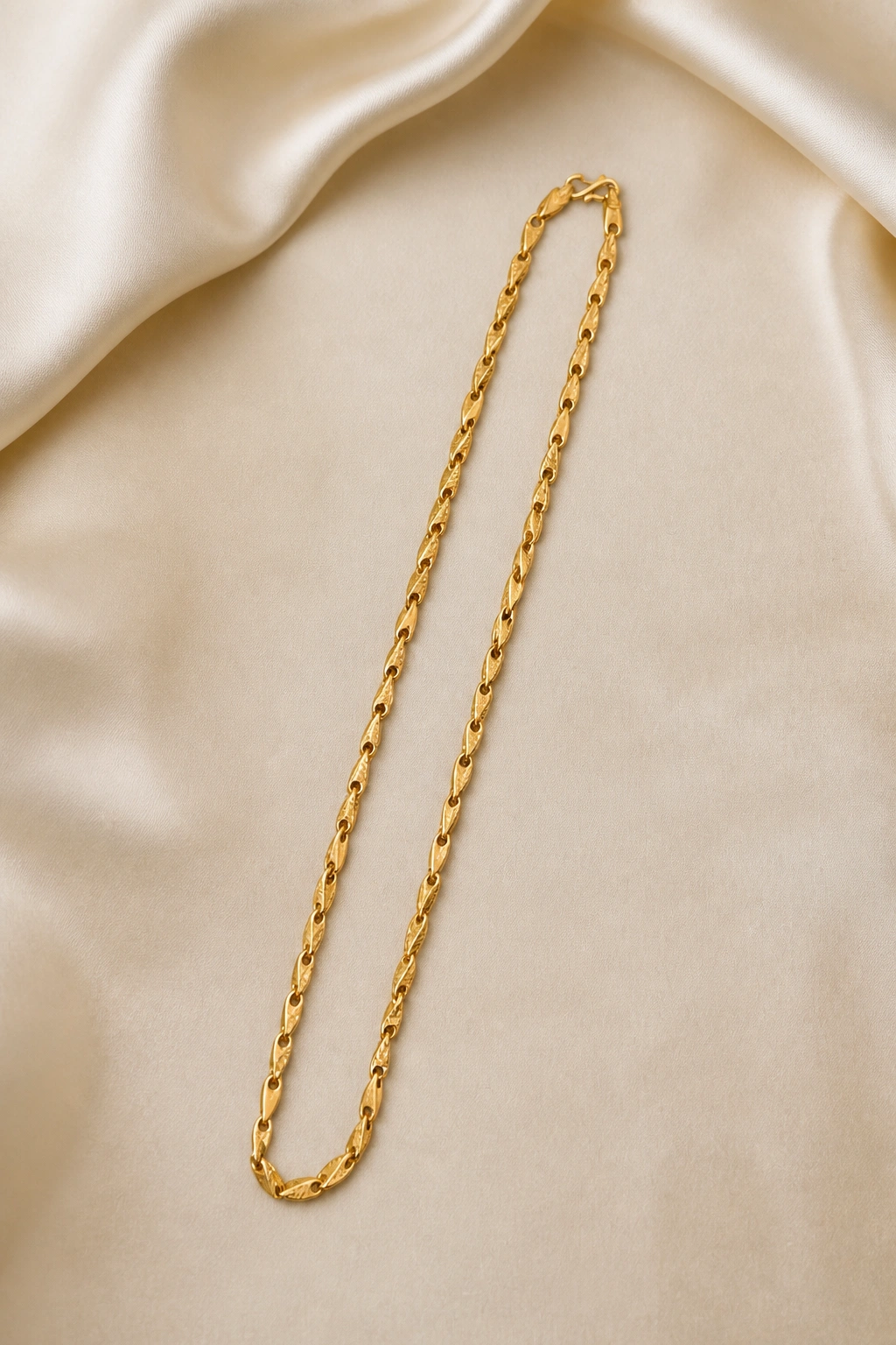 Elegant 22K Gold Chain with Traditional Design view 1