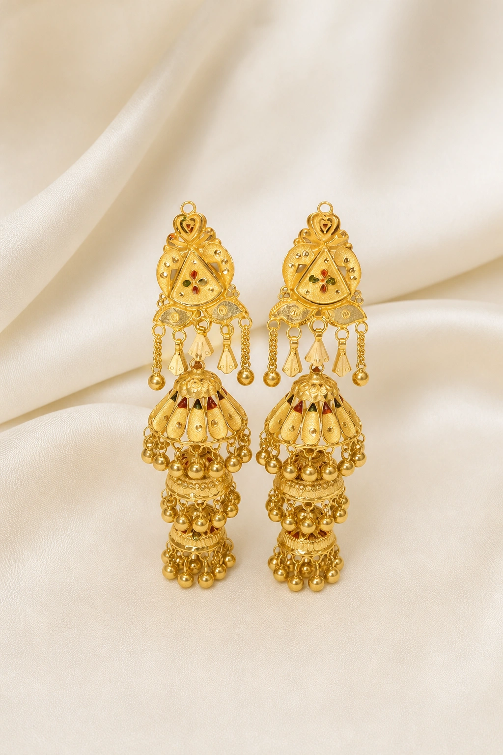 TRADITIONAL 18K GOLD EARRINGS