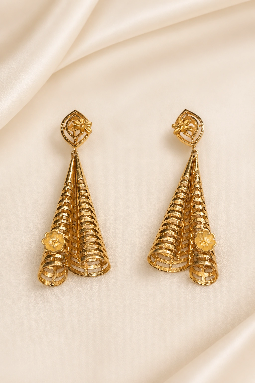 18K Gold Intricate Dangler Earrings for Every Occasion