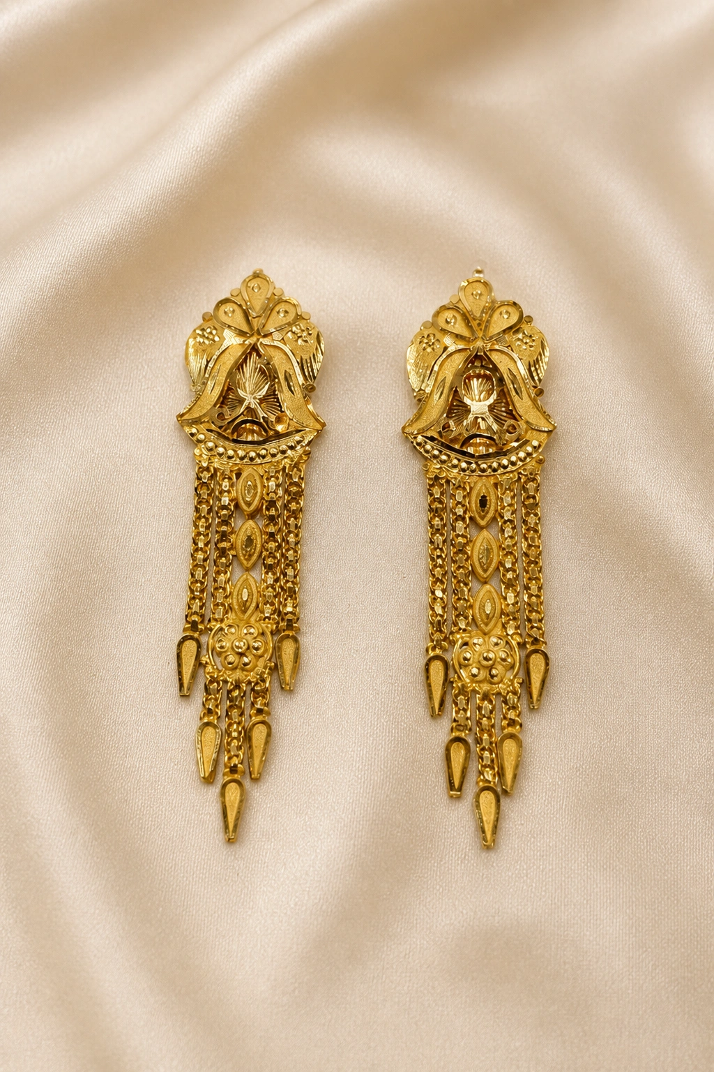 Elegant 18K Gold Tops with Latkan Design view 1