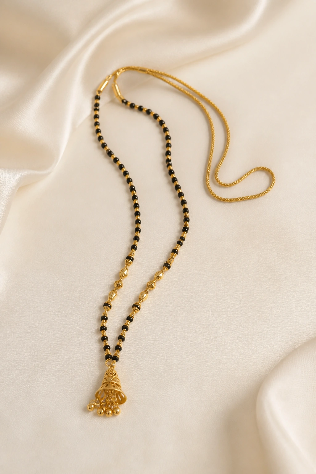 Elegant Short Bell Mangalsutra in 18K Gold