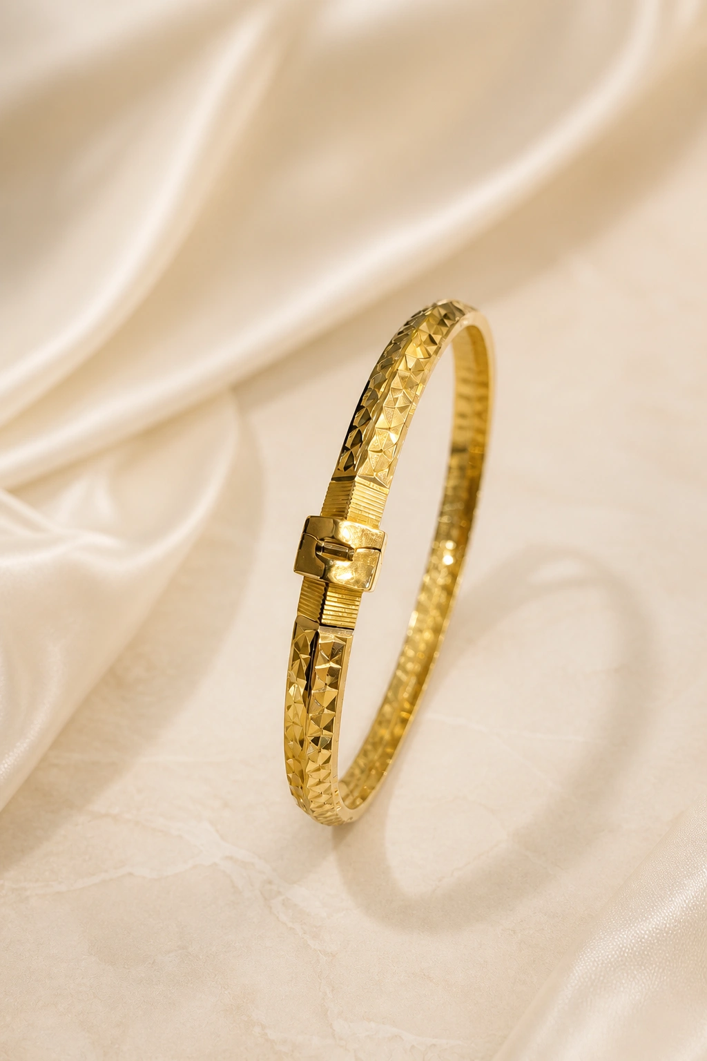 Openable 22K Gold Kada with Laser Finish