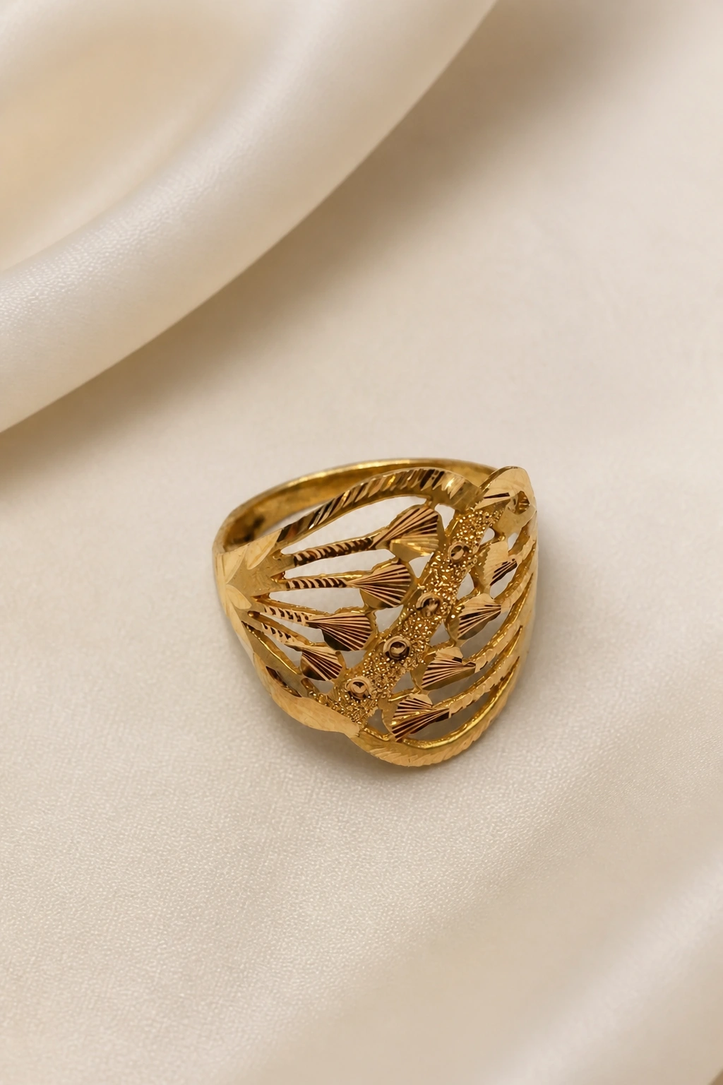 Elegant Gold Casting Cutting Ring view 1