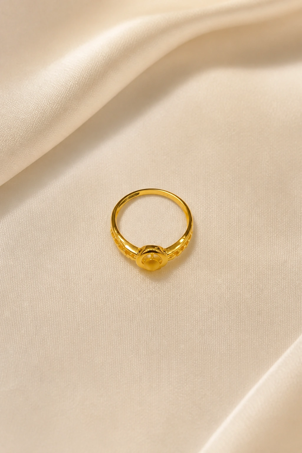 Semi-Turkish 18K Gold Ring with Elegant Design view 1