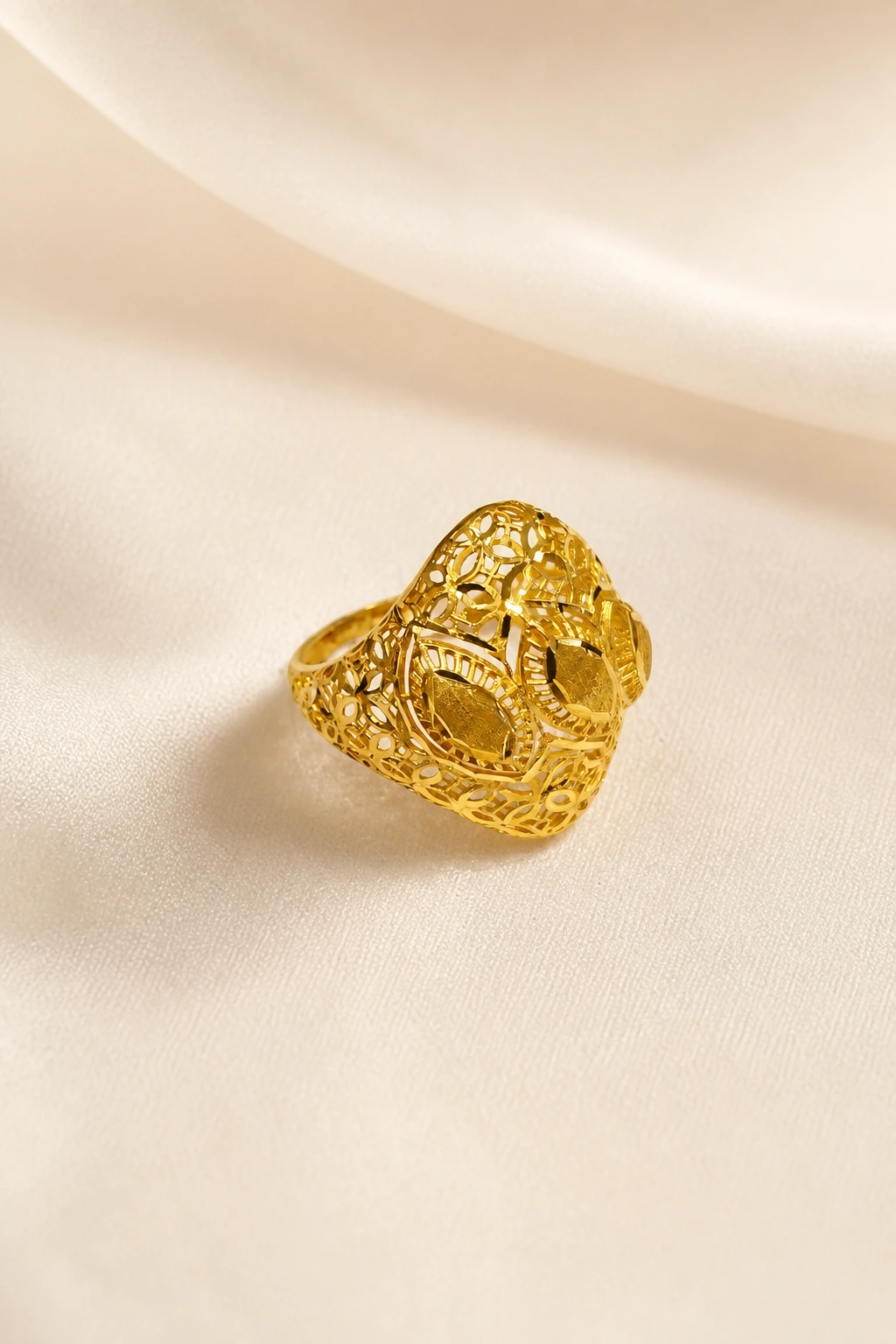 Intricately Designed Turkish Gold Ring view 1